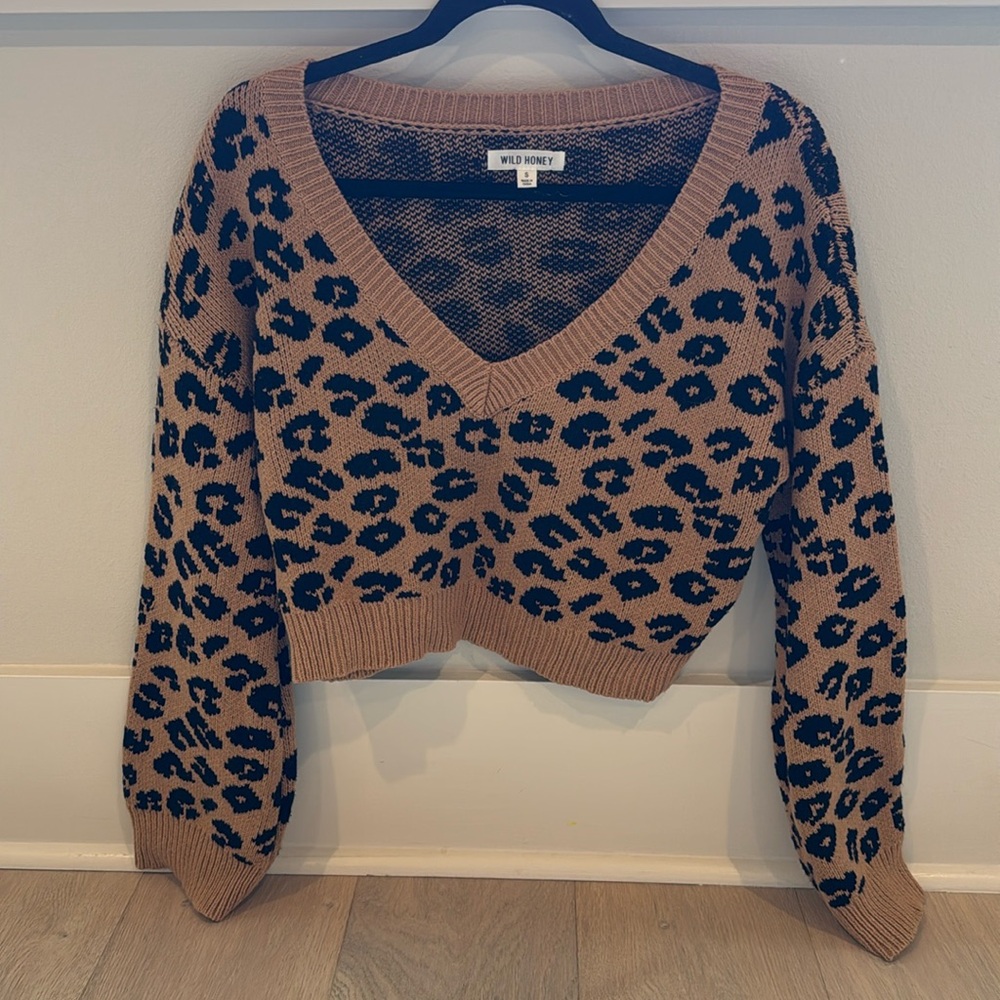Leopard cropped sweater
